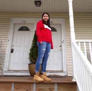 Meet your Posher, Raquel a